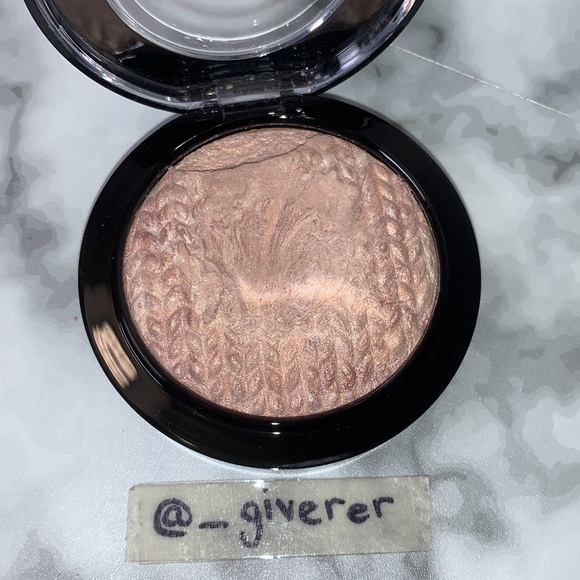 PERFECT TOPPING MAC MIneralized Skinfinish - Picture 4 of 15